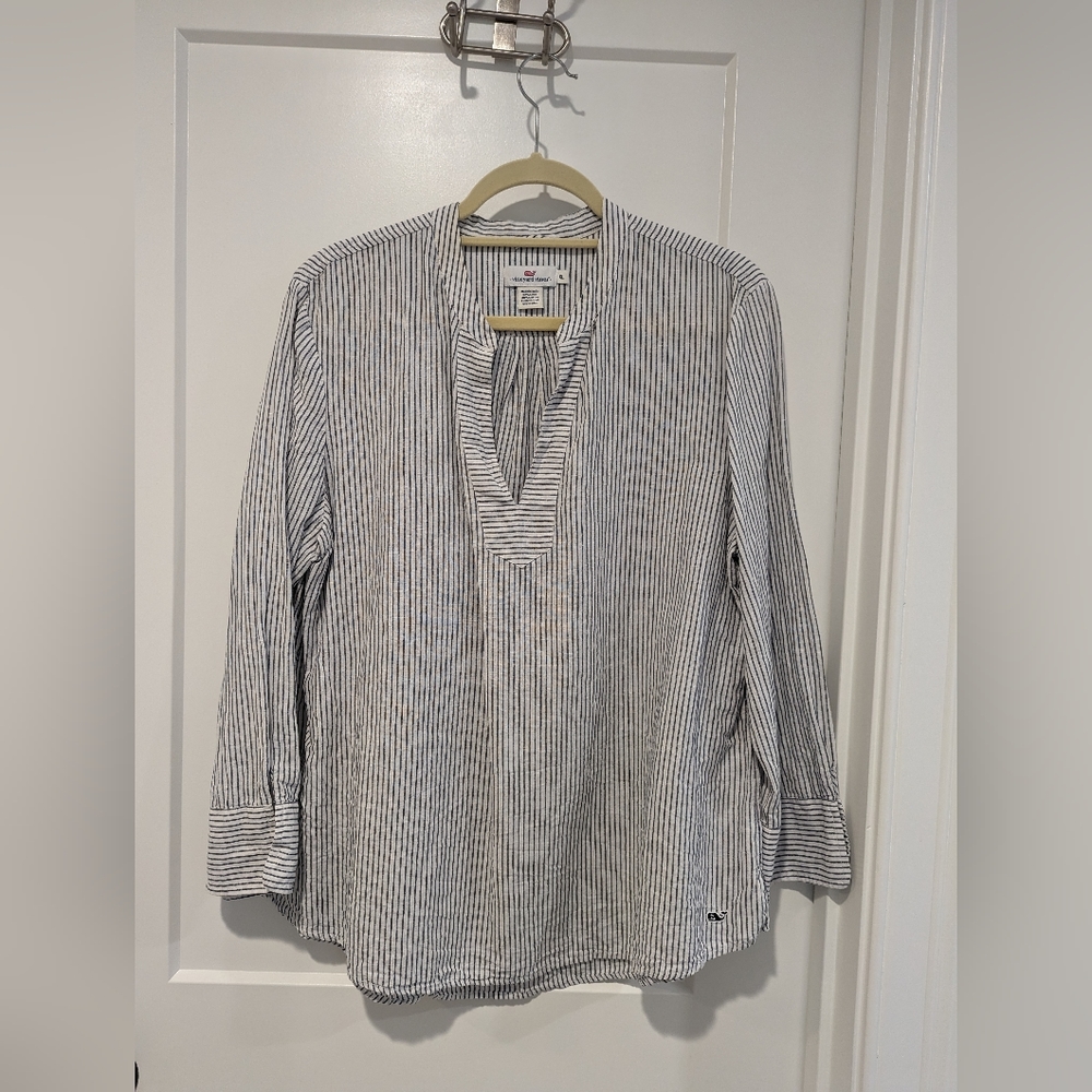 Vineyard vines blue and white linen tunic